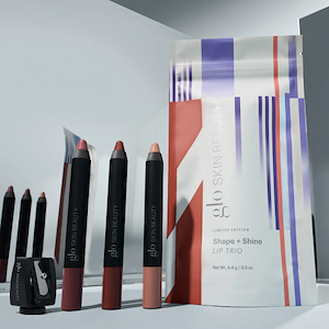 Glo - Gavesæt - Shape + Shine Lip Trio: Include full-size Cream Glaze Lip Crayons in -Trademark, Bellini, and Sangria + Crayon Sharpener