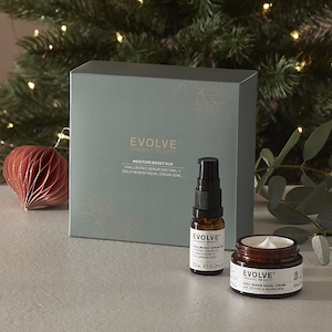 Evolve Gavesæt -  Moisture Boost Duo.  Daily Renew Facial Cream, 30 ml + Hyaluronic Serum 200  10 ml